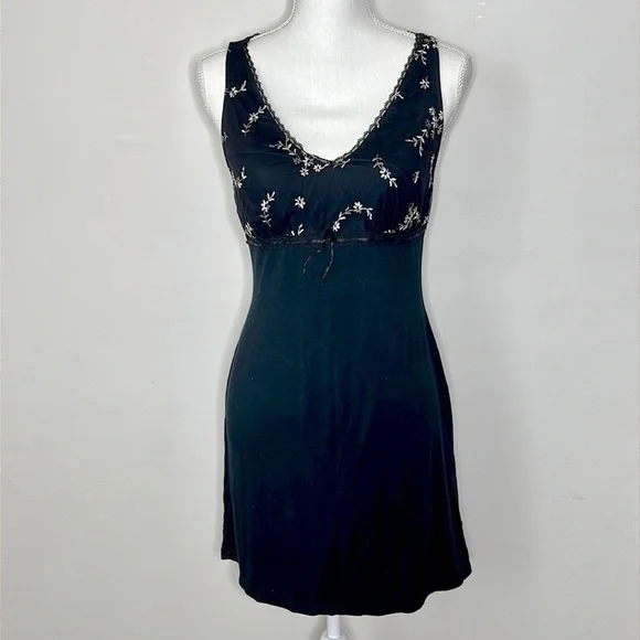 Floral Embroidered Slip Dress Nightgown - Picture 2 of 7